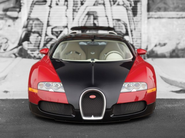 Chiếc Bugatti Veyron đầu tiên sẽ được bán đấu giá